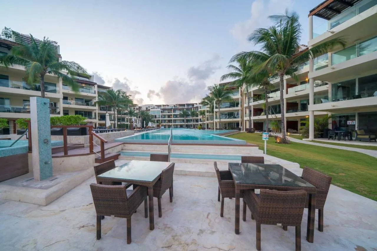 Holiday home Luxury Complex - Infinity Pool And Private Beach Club - At The Elements Condos 108 Playa del Carmen