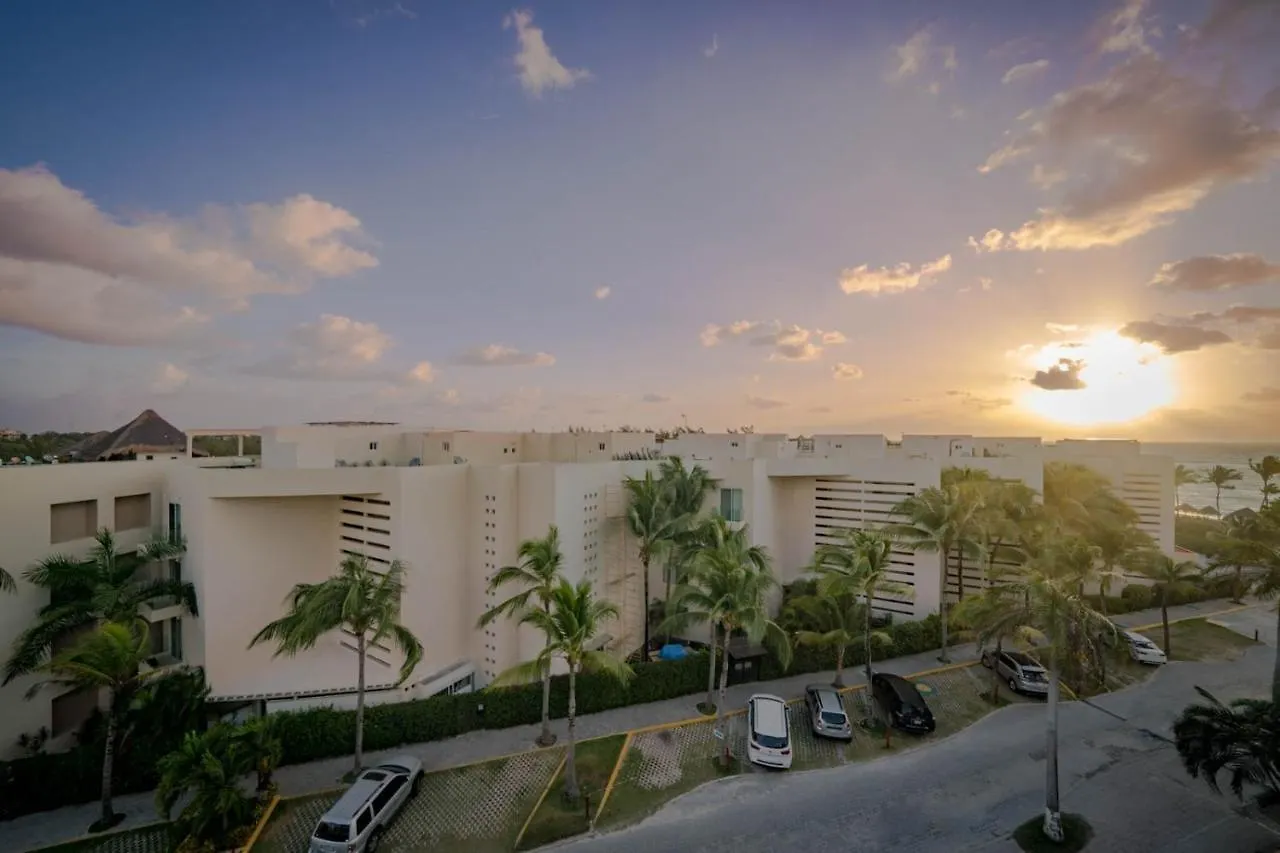 Holiday home Luxury Complex - Infinity Pool And Private Beach Club - At The Elements Condos 108 Playa del Carmen