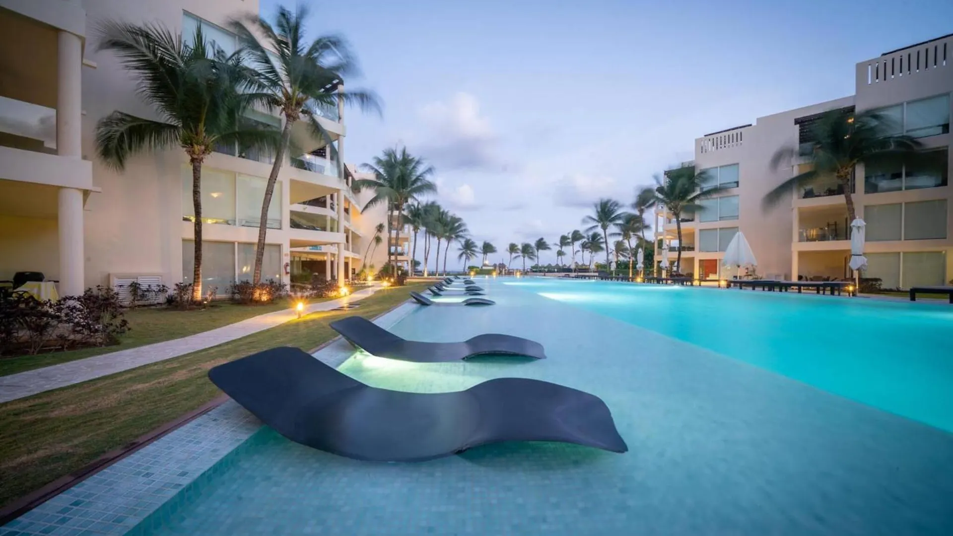 Luxury Complex - Infinity Pool And Private Beach Club - At The Elements Condos 108 Playa del Carmen
